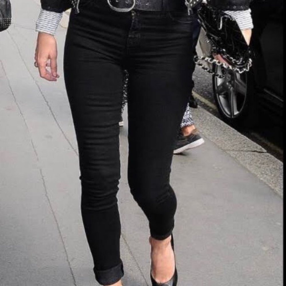 J Brand *Newson* Skinny Jeans in Black Sz.28